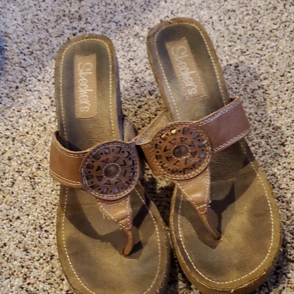 🎁 Cute Sketchers leather sandals